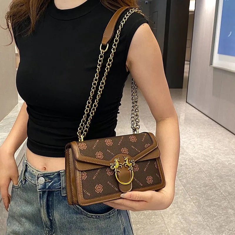 HQ Fashion Women's chain Shoulder Oblique Straddle Small Square Bag - ElegenceTote