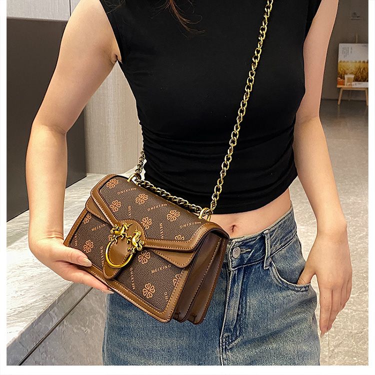 HQ Fashion Women's chain Shoulder Oblique Straddle Small Square Bag - ElegenceTote