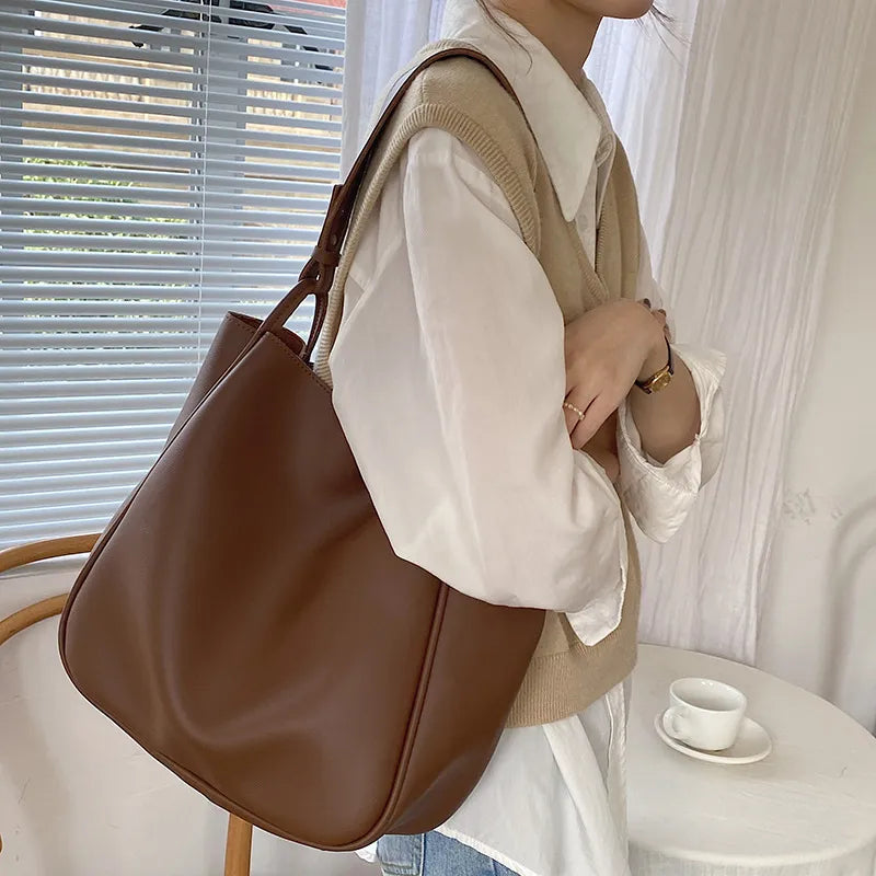 HQ Trend Large Capacity Leather Female Shoulder Bag - ElegenceTote